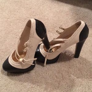 Lauren Conrad platform MaryJane’s